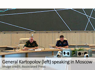 General Kartopolov (left) speaking in Moscow
